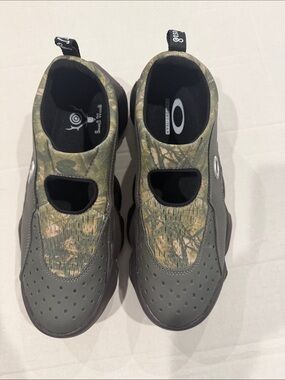 Oakley X south2 west8 flesh sandals size 10.5